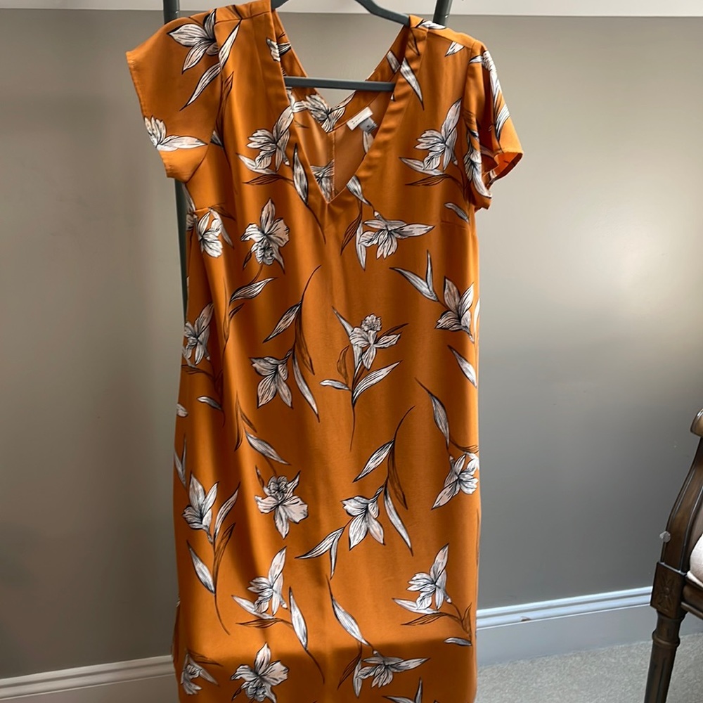 A New Day Gold and Black Flutter Sleeve Sundress